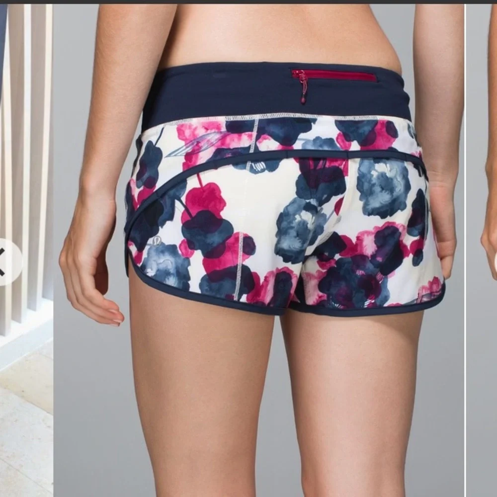 Lululemon Inkwell Floral Ghost Bumble Berry Speed Up Shorts 3” 2014 - Picture 4 of 15